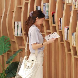【與電影和書香一同開啟嶄新視界】位於12樓的高空圖書館
